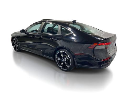Used 2023 Honda Accord Sport image 2