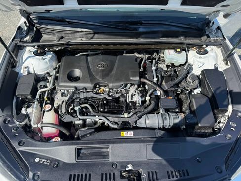 Used 2021 Toyota Avalon XSE image 25