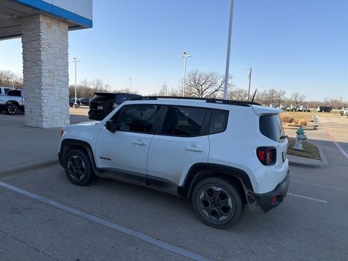 Used 2018 Jeep Renegade Sport w/ Power & Air Group image 4