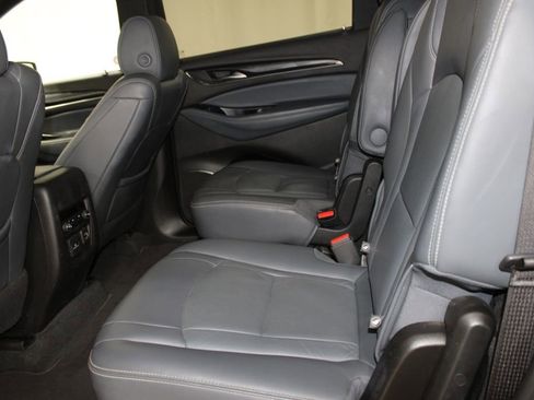 Used 2022 Buick Enclave Premium image 19