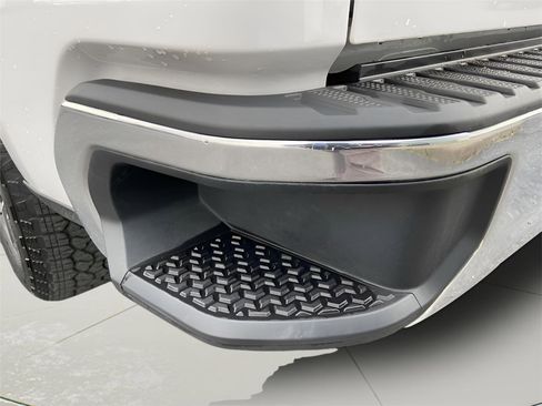 Used 2024 Chevrolet Silverado 1500 LT image 12