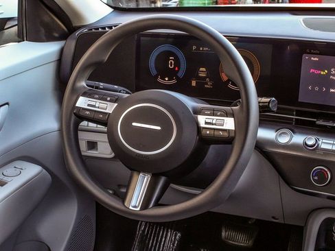 Used 2024 Hyundai Kona SE image 24