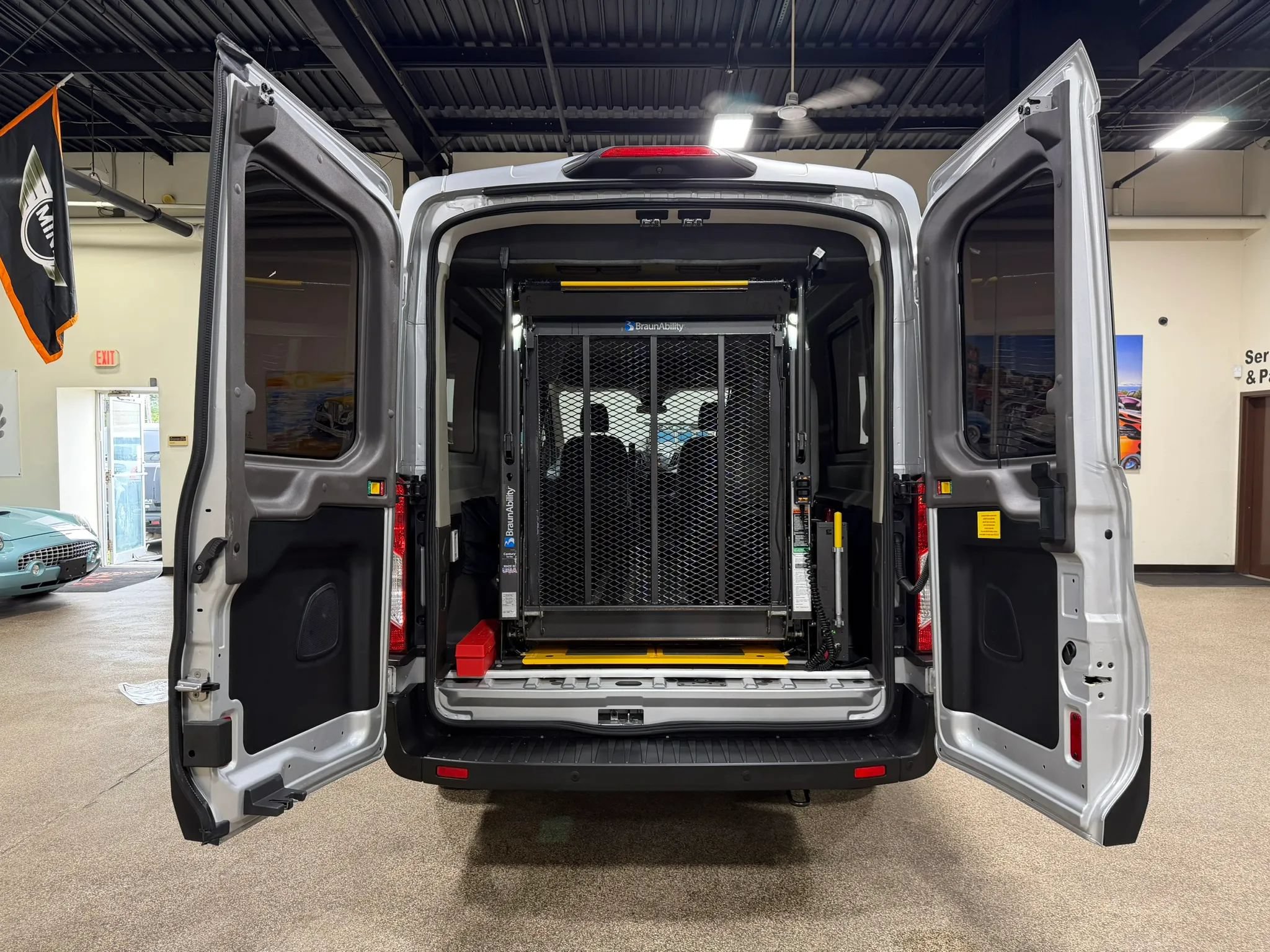 Used 2019 Ford Transit 250 148 Medium Roof RWD image 50