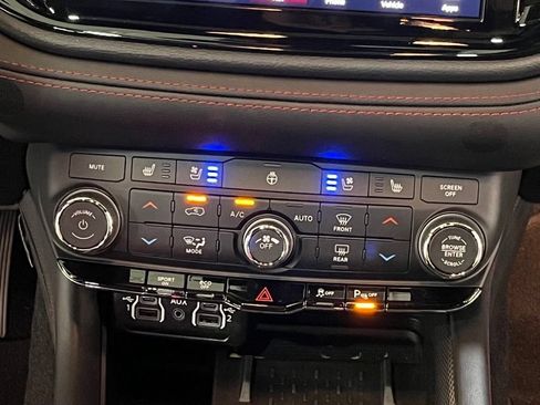 Used 2025 Dodge Durango R/T AWD/4WD image 24