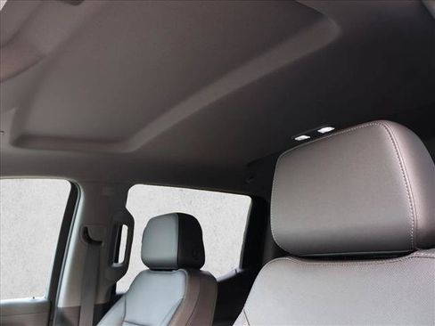 Used 2019 Chevrolet Silverado 1500 LTZ w/ LTZ Plus Package AWD/4WD image 18
