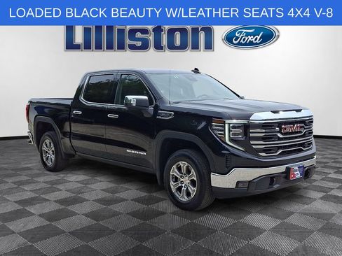 Used 2025 GMC Sierra 1500 SLT AWD/4WD image 3