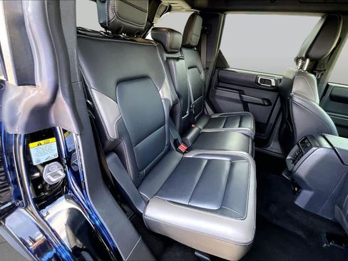 Used 2025 Ford Bronco Outer Banks w/ Sasquatch Package AWD/4WD image 20