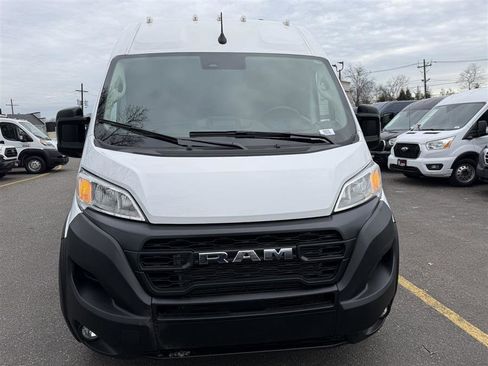 Used 2025 RAM ProMaster 2500 w/ Convenience Group FWD image 2