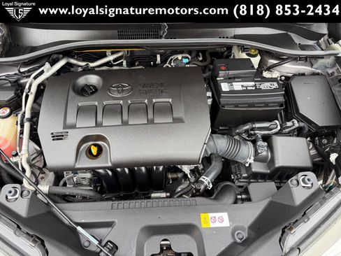 Used 2019 Toyota C-HR XLE FWD image 24