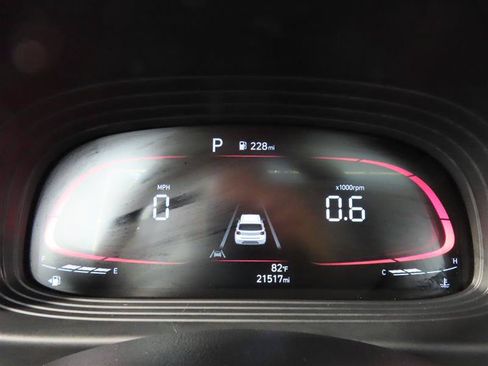 Used 2025 Hyundai Venue SEL FWD image 18