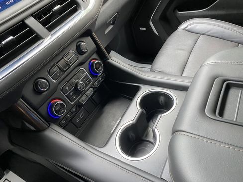 Used 2024 Chevrolet Tahoe High Country AWD/4WD image 31