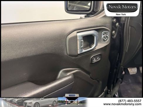 Used 2022 Jeep Wrangler Sport S image 12