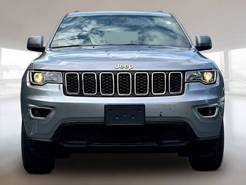 Used 2021 Jeep Grand Cherokee Laredo AWD/4WD image 2