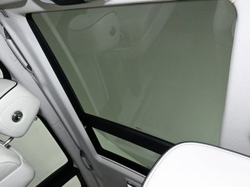 Used 2019 Rolls-Royce Cullinan image 11