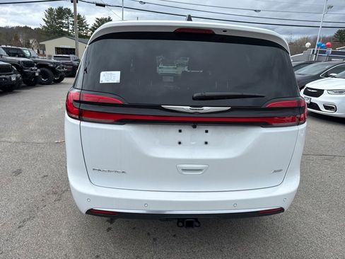 New 2026 Chrysler Pacifica Pinnacle AWD/4WD image 4