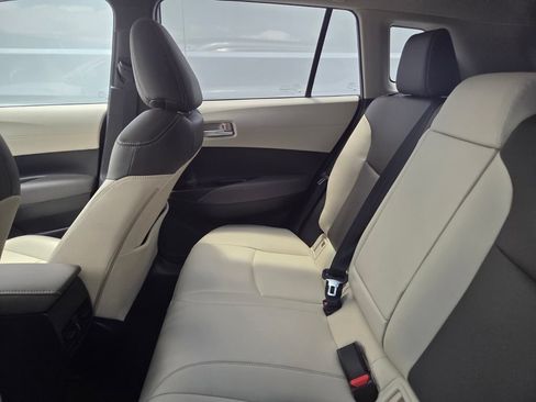 Used 2023 Toyota Corolla Cross XLE FWD image 6