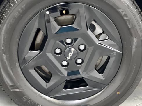 Used 2025 Kia Carnival LXS image 70