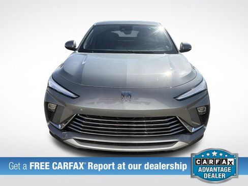 Used 2025 Buick Envista Preferred image 2