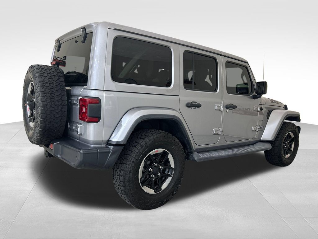 Used 2018 Jeep Wrangler Unlimited Sahara AWD/4WD image 5