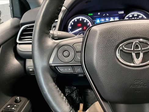 Used 2023 Toyota Camry SE w/ Cold Weather Package image 18