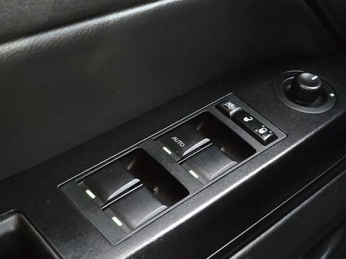 Used 2015 Jeep Patriot 4WD image 25