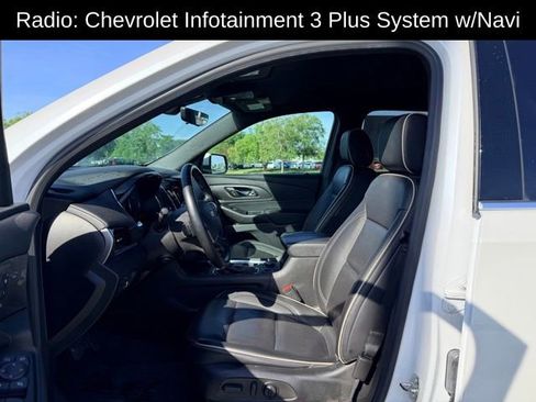 Used 2023 Chevrolet Traverse Premier FWD image 8