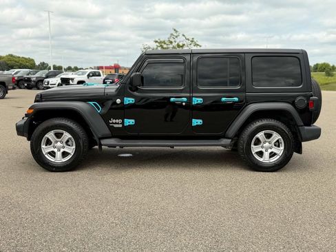 Used 2019 Jeep Wrangler Unlimited Sport S AWD/4WD image 9
