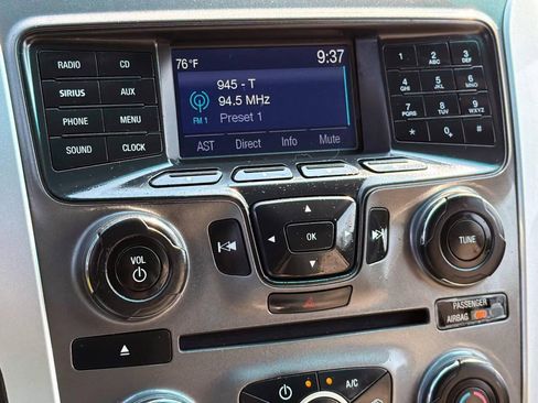 Used 2015 Ford Explorer XLT AWD/4WD image 17