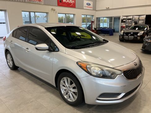 Used 2014 Kia Forte LX w/ Popular Package image 3