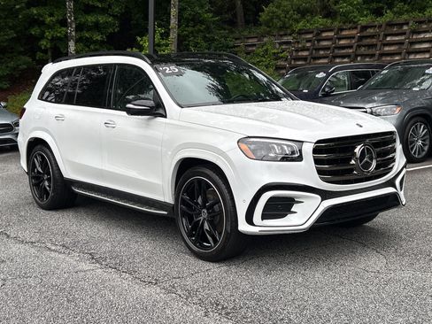 Certified 2025 Mercedes-Benz GLS 450 4MATIC image 4