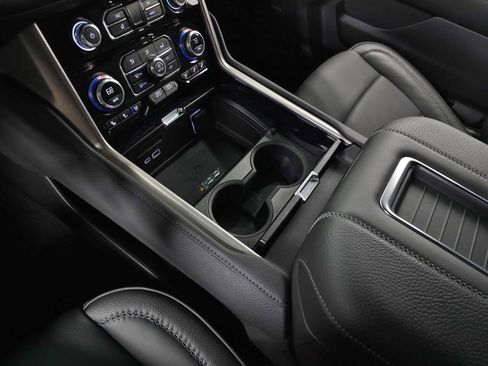 Used 2024 GMC Yukon Denali image 36