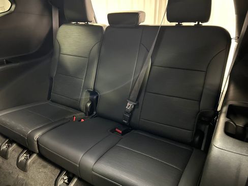 Used 2025 Buick Enclave Sport Touring image 24