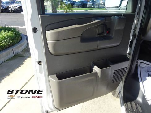 Used 2007 GMC Savana 2500 w/ Power and Light Package image 18