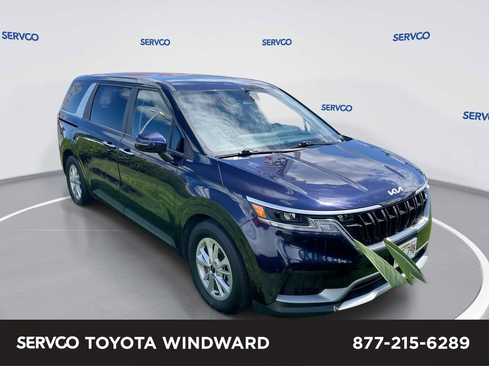Used 2024 Kia Carnival LX FWD image 1