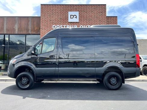 Used 2024 Mercedes-Benz Sprinter 2500 image 3
