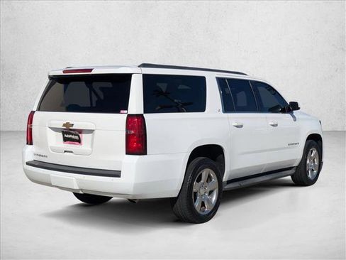Used 2017 Chevrolet Suburban LT image 5