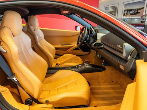Used 2011 Ferrari 458 Italia Coupe RWD image 17