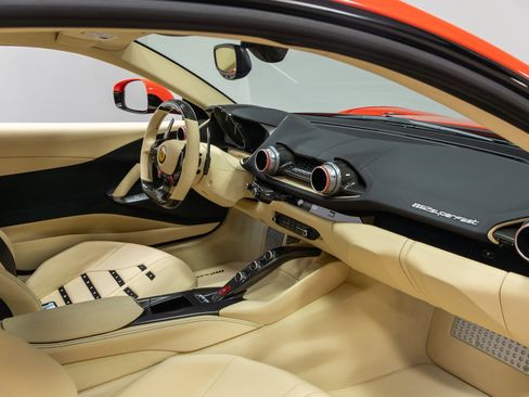 Used 2018 Ferrari 812 Superfast image 30