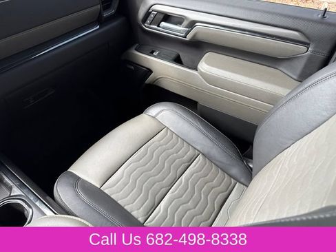 Used 2024 Chevrolet Silverado 2500 ZR2 w/ Technology Package AWD/4WD image 16