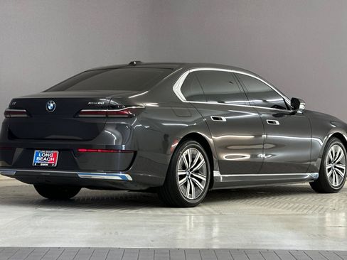 Certified 2023 BMW i7 xDrive60 AWD/4WD image 8