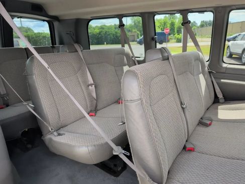 Used 2017 Chevrolet Express 2500 LT w/ LT Preferred Equipment Group RWD image 10