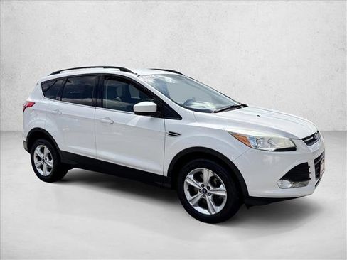 Used 2015 Ford Escape SE w/ Equipment Group 201A AWD/4WD image 3