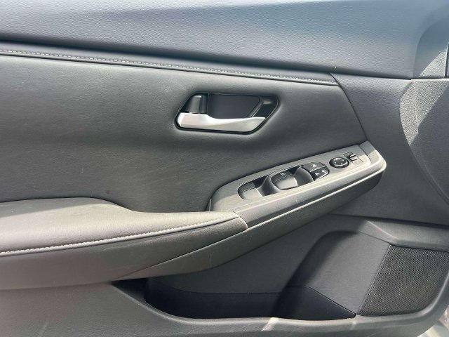 Used 2023 Nissan Sentra SV FWD image 17