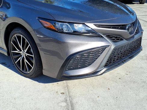 Used 2023 Toyota Camry SE image 9