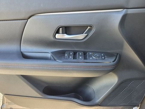Used 2025 Nissan Kicks SR w/ Illumination Package FWD image 28