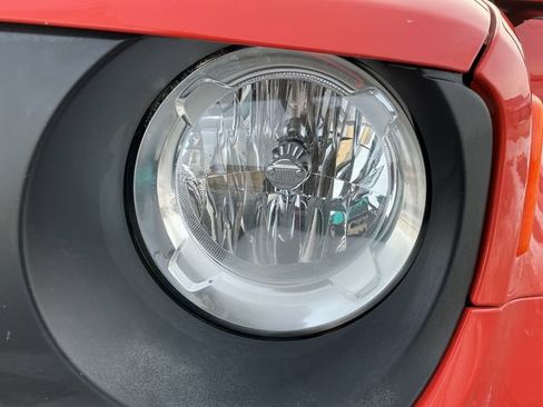 Used 2017 Jeep Renegade Latitude image 22