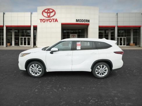 New 2026 Toyota Highlander Limited AWD/4WD image 10