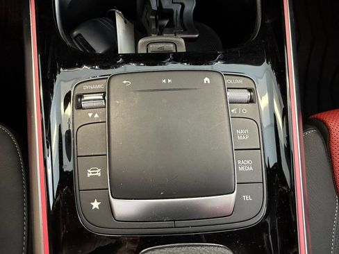 Used 2022 Mercedes-Benz GLA 35 AMG 4MATIC w/ AMG Aerodynamic Package image 27