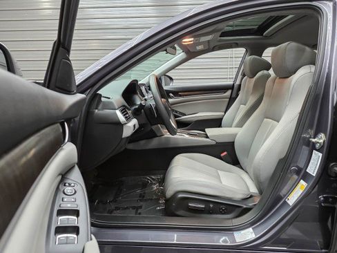 Used 2020 Honda Accord EX image 14