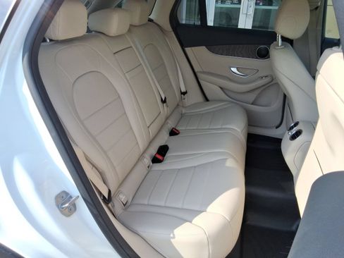 Used 2019 Mercedes-Benz GLC 300 4MATIC image 34